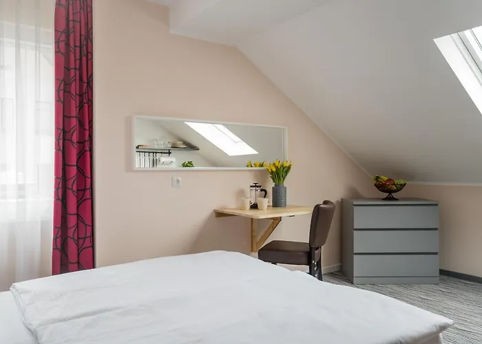 Aparthotel Point And 3*